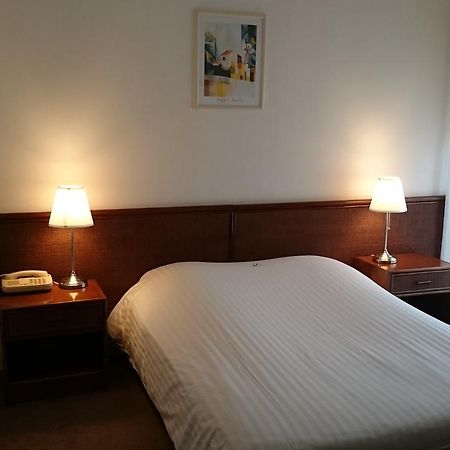 Hotel Restaurant - La Ferme De Vaux クレイユ エクステリア 写真