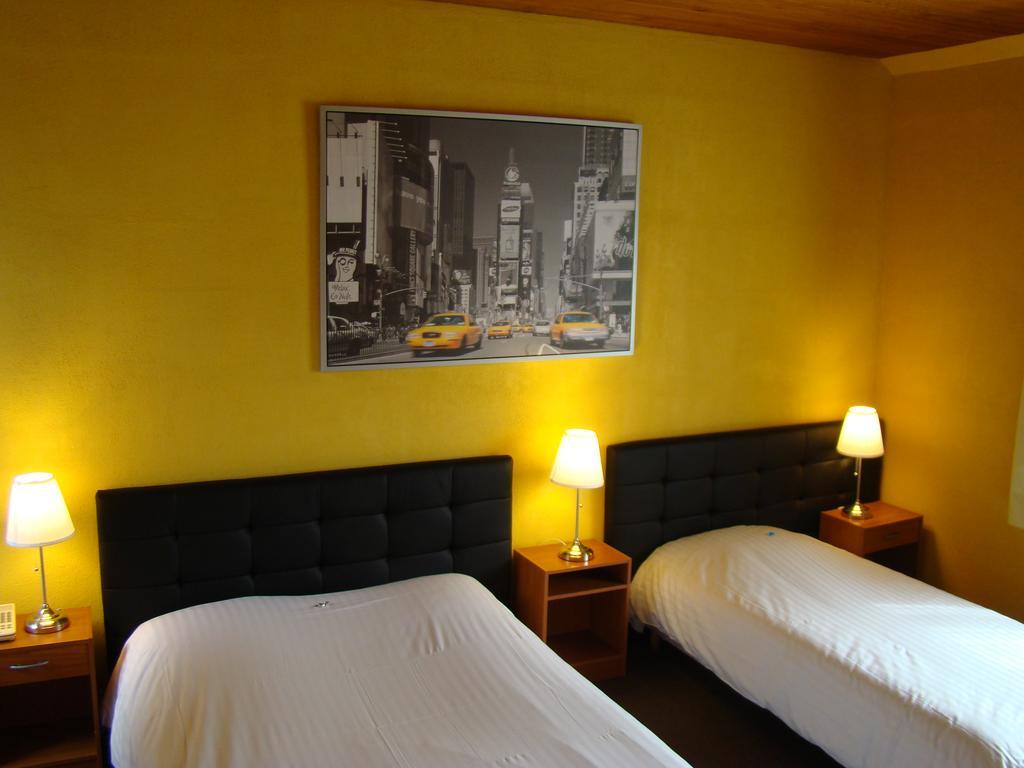 Hotel Restaurant - La Ferme De Vaux クレイユ エクステリア 写真