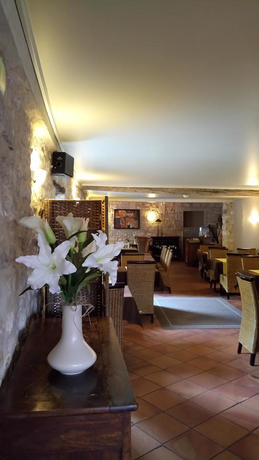 Hotel Restaurant - La Ferme De Vaux クレイユ エクステリア 写真